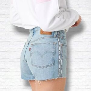 Levi’s Premium 501 Logo High Rise Jean Shorts Light Wash Size 31